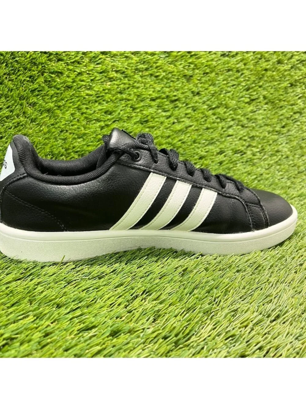 Adidas Cloudfoam Advantage Mens Size 8 Black White Athletic Shoes Sneakers